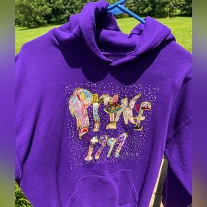 The Prince Estate Official & Approved 1999 sweatshirt M